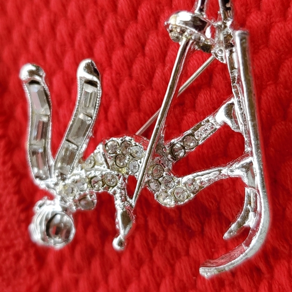 Monet Rhinstone skier brooch - Picture 8 of 11
